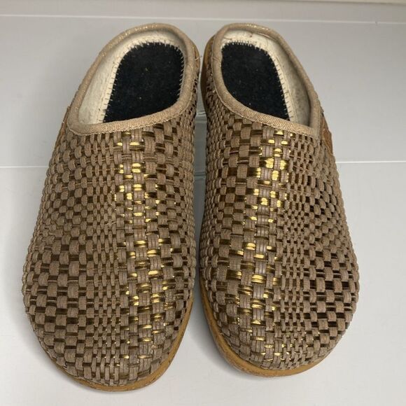 TAOS FOOTWEAR Primavera Tan/Bronze Clogs - Picture 8 of 11